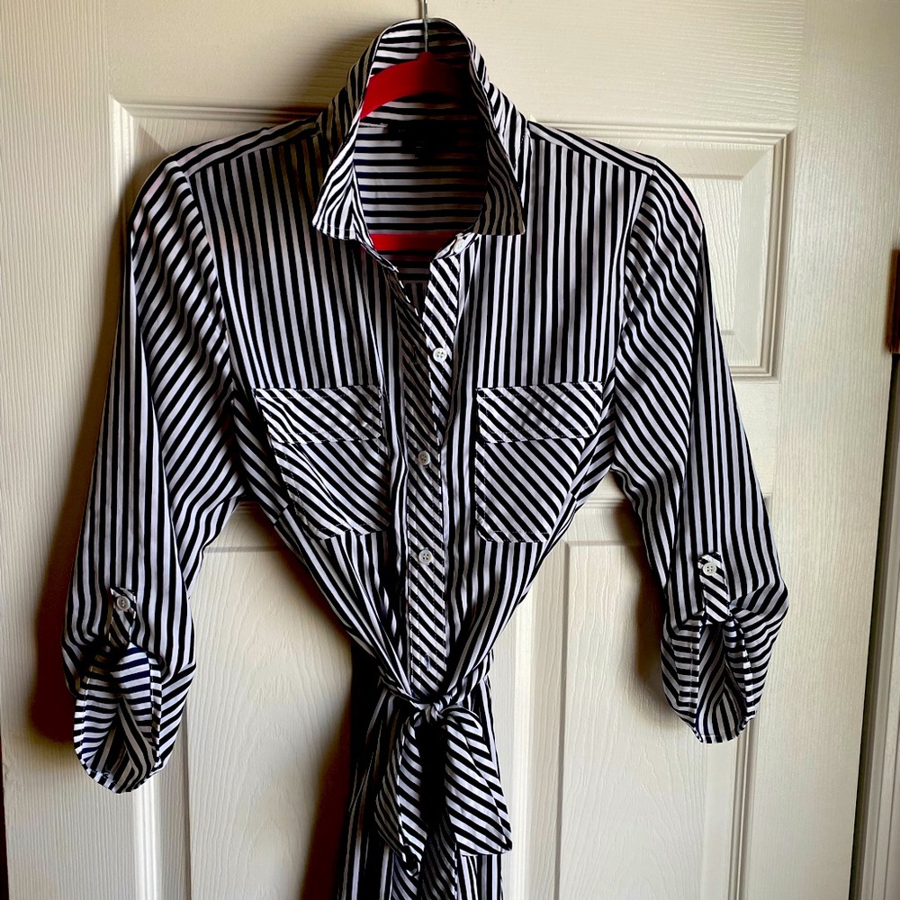 Women’s black & white striped shirtdress